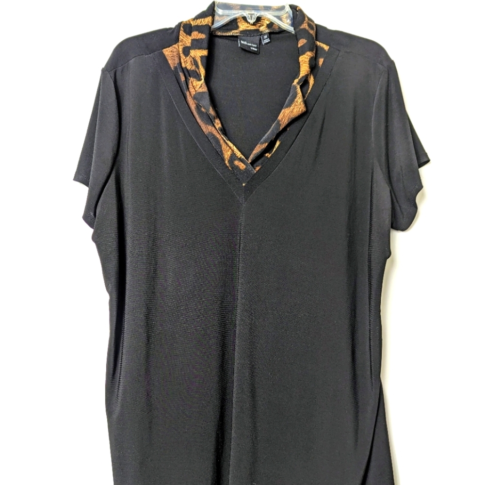 Slinky 2X Stretch Black Top Leopard Print Detail V Neck Short Sleeves box 1